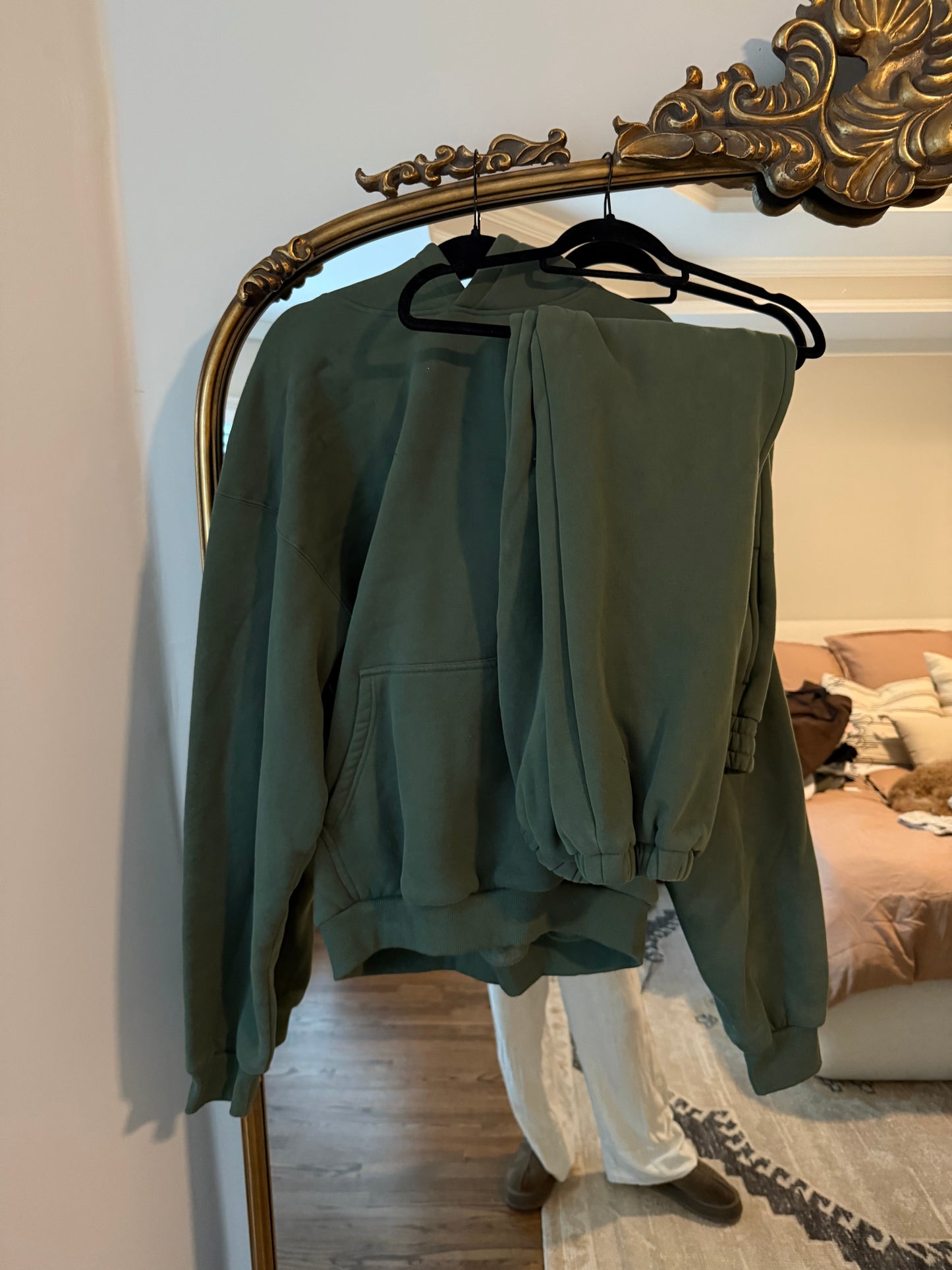 Comfrt sweatsuit set
