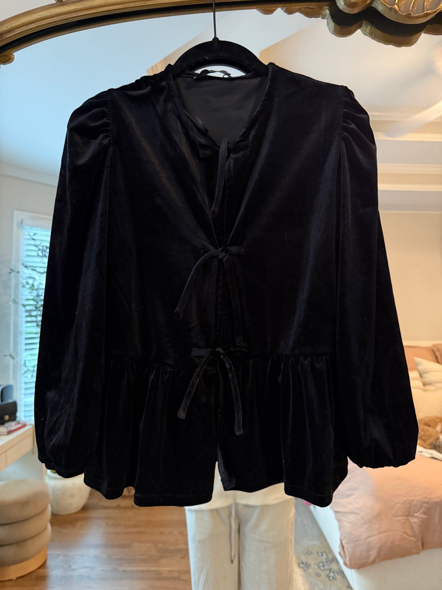 Mango top size m never worn