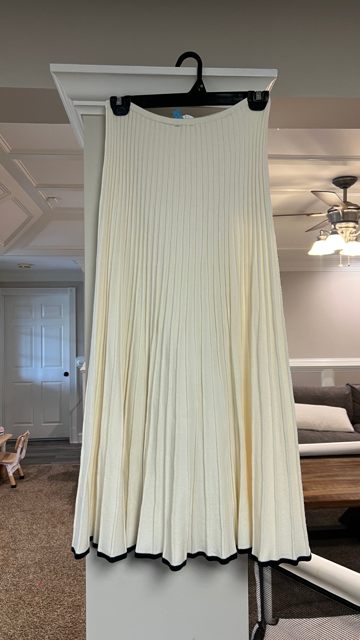 Meshki midi white skirt