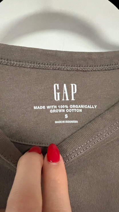 Gap taupe top