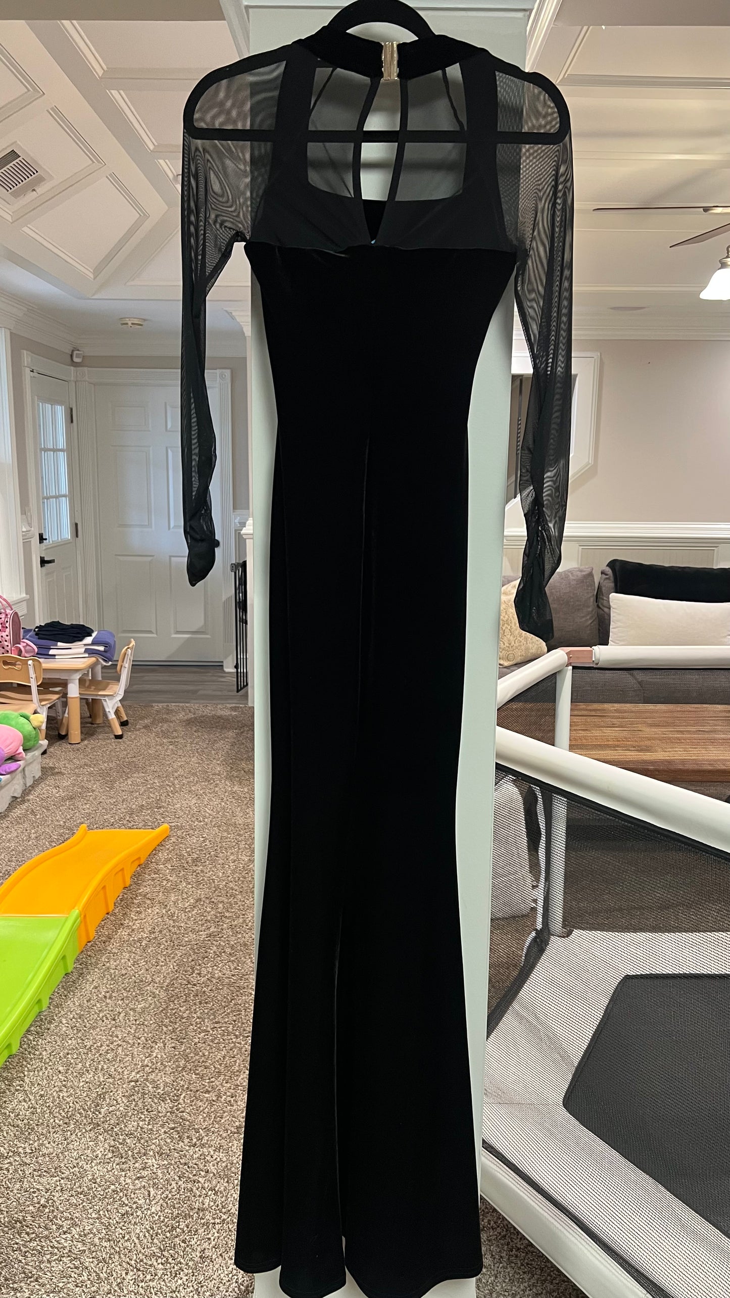 Black dress (award dress)