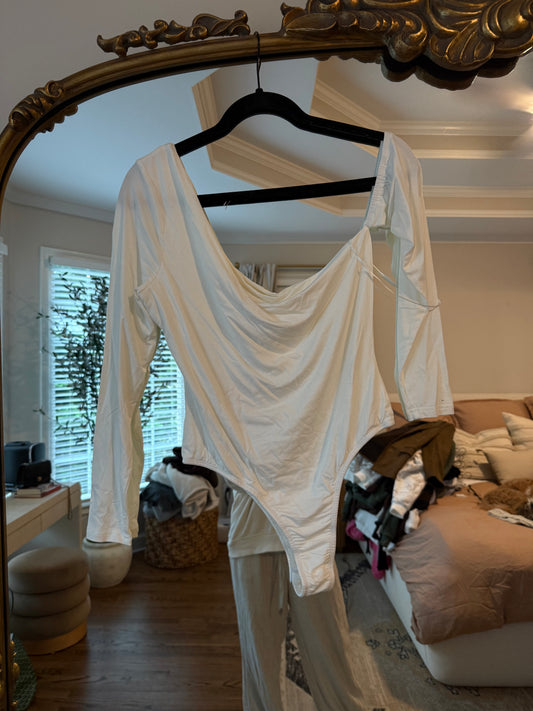 Off the shoulder shirt size m