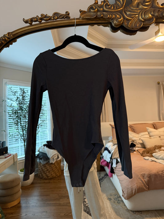 Long sleeve bodysuit size m