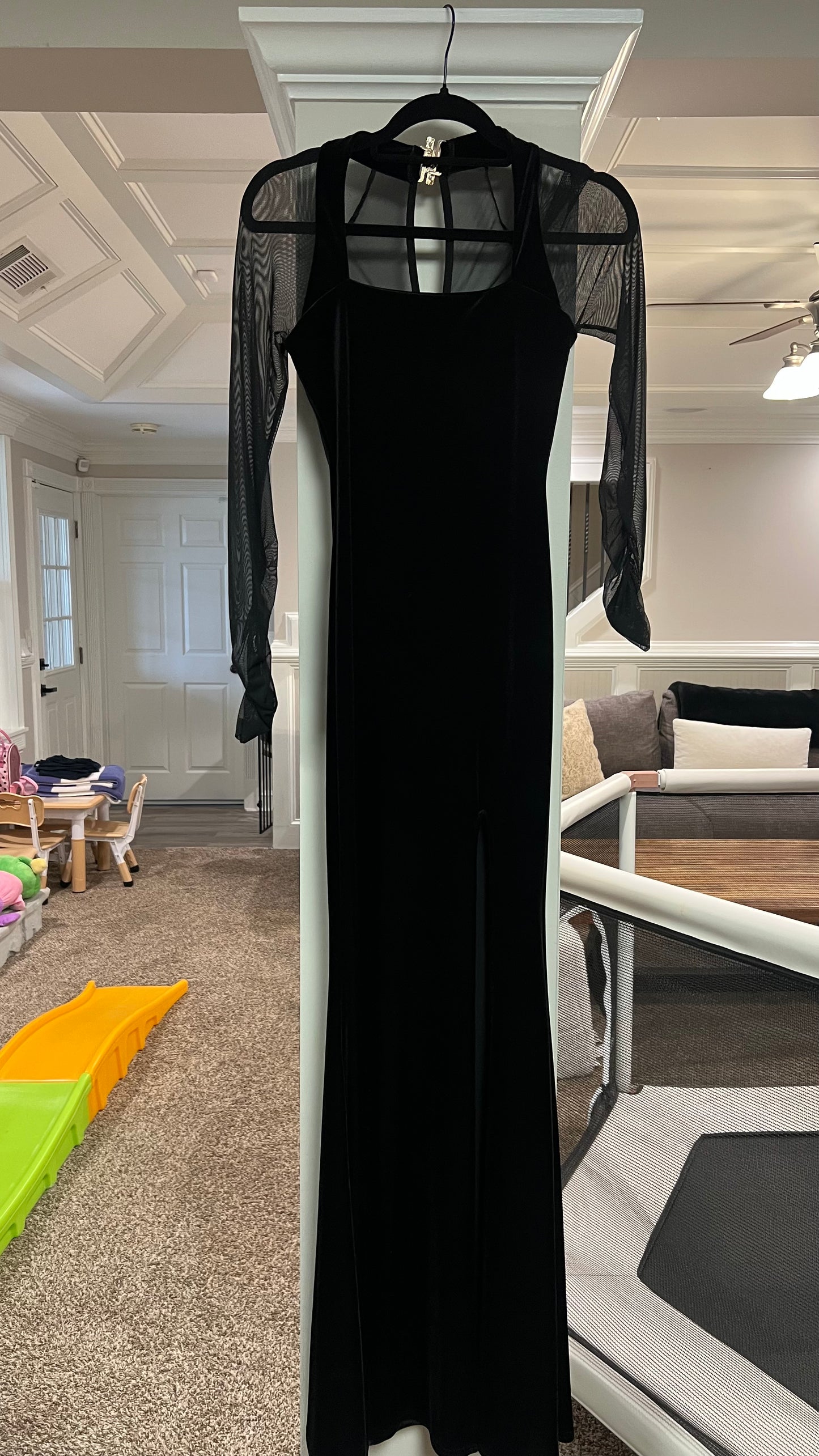 Black dress (award dress)